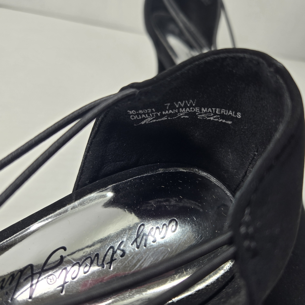 Easy Street Alive 5 Moonlight Heels Rhinestone Accents Women's Size 7 Extra Wide - Picture 13 of 14